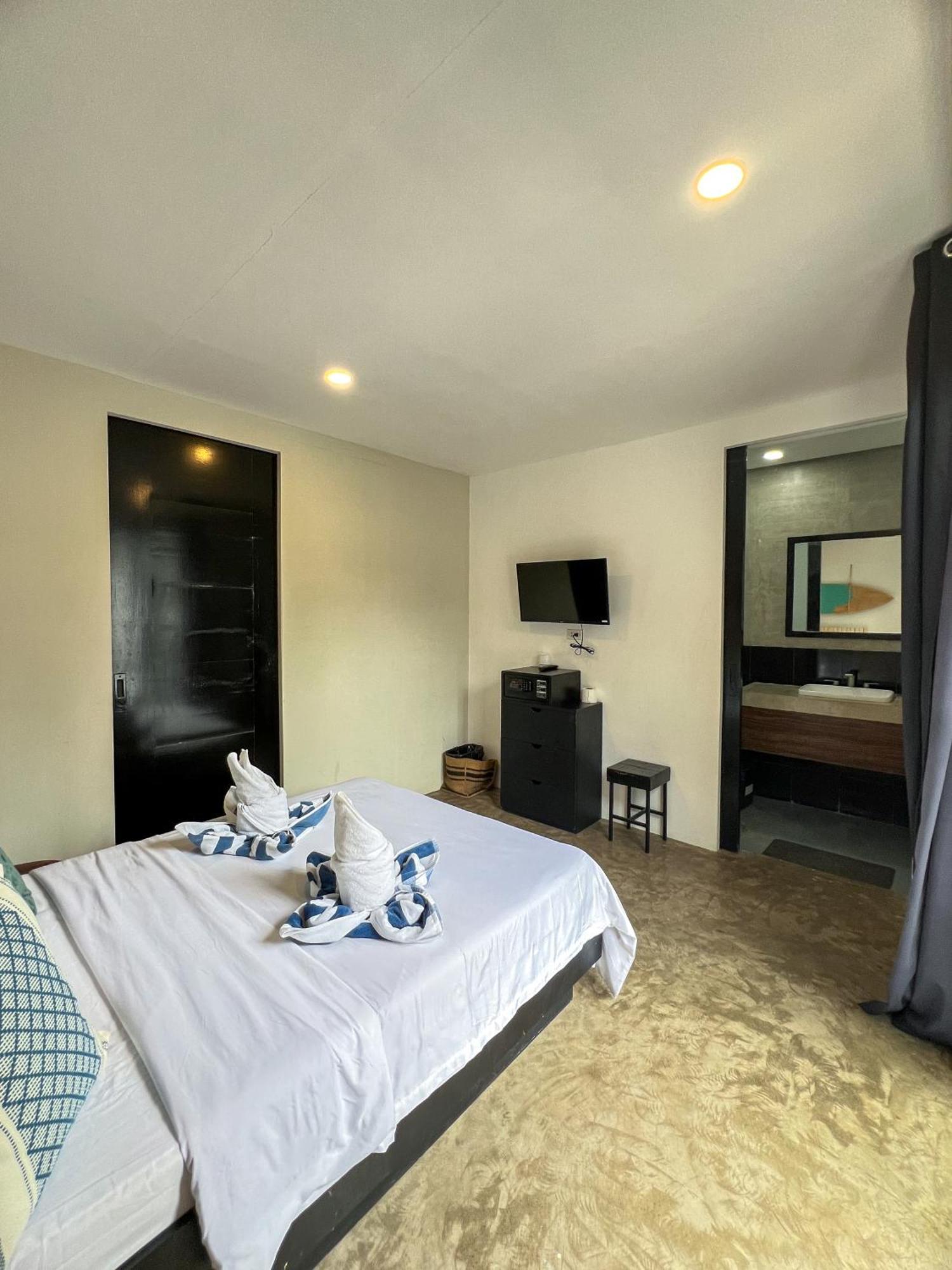 Siargao Bed And Brewery Hotel General Luna  Ngoại thất bức ảnh
