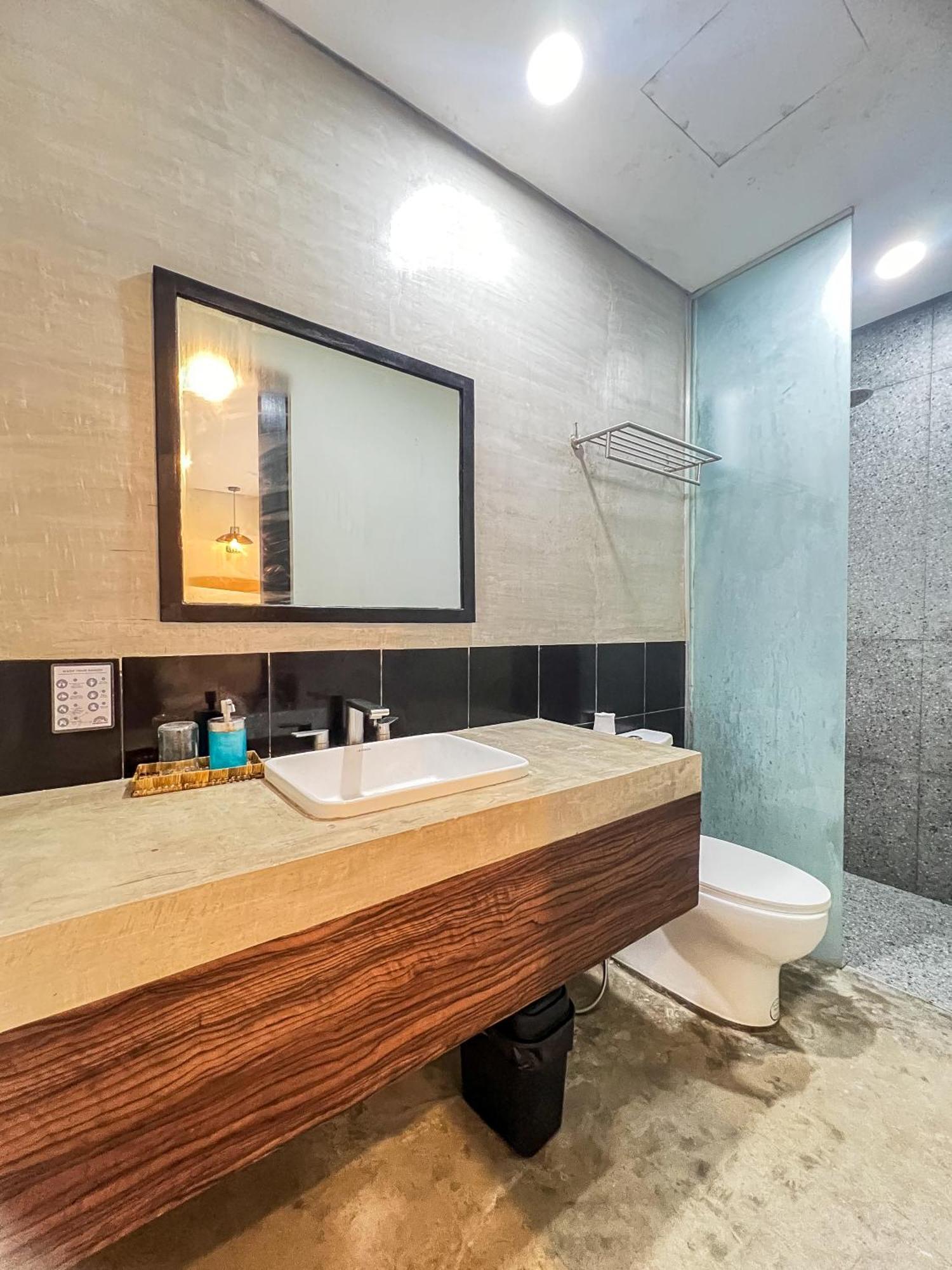 Siargao Bed And Brewery Hotel General Luna  Ngoại thất bức ảnh