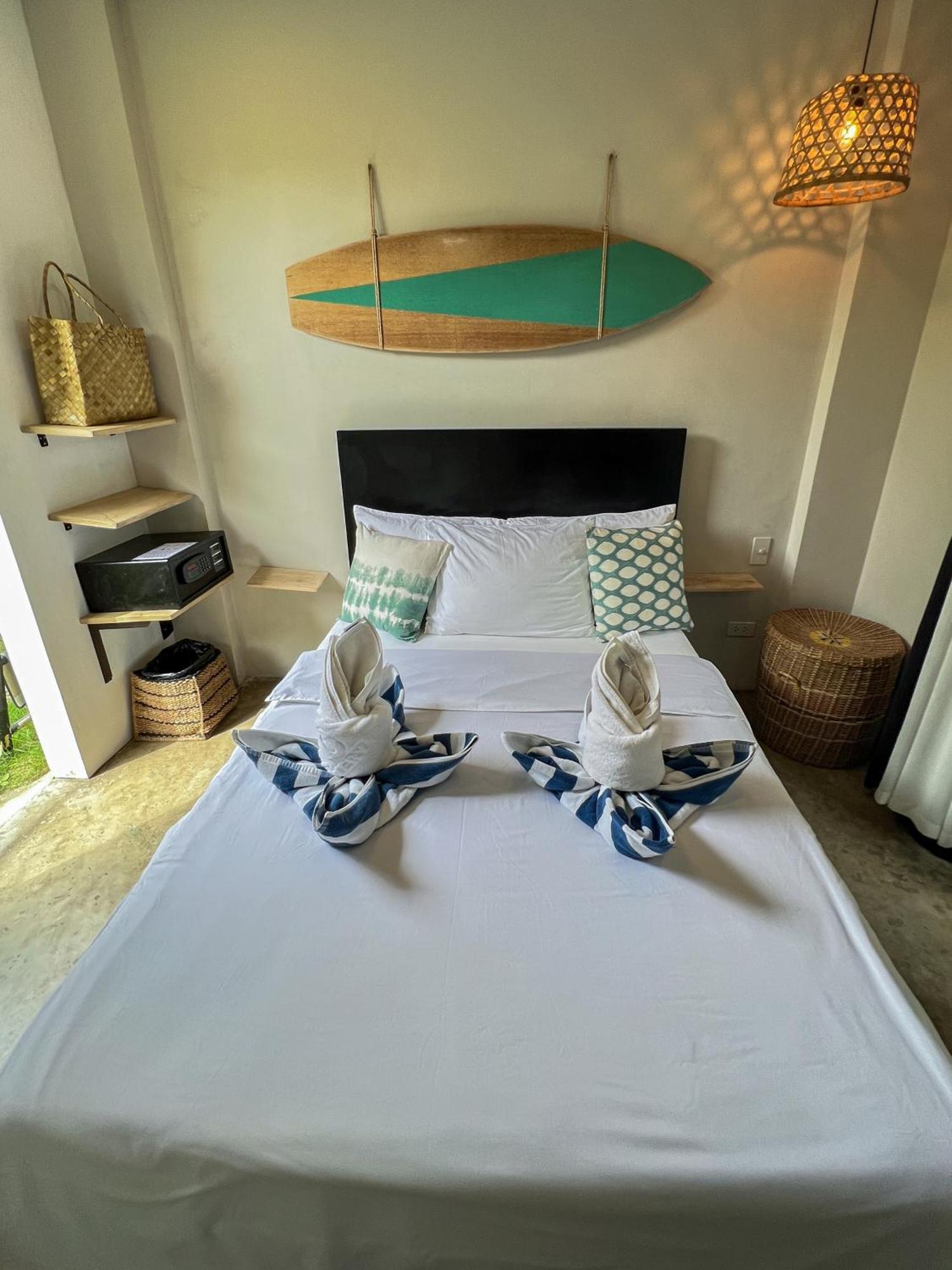 Siargao Bed And Brewery Hotel General Luna  Ngoại thất bức ảnh